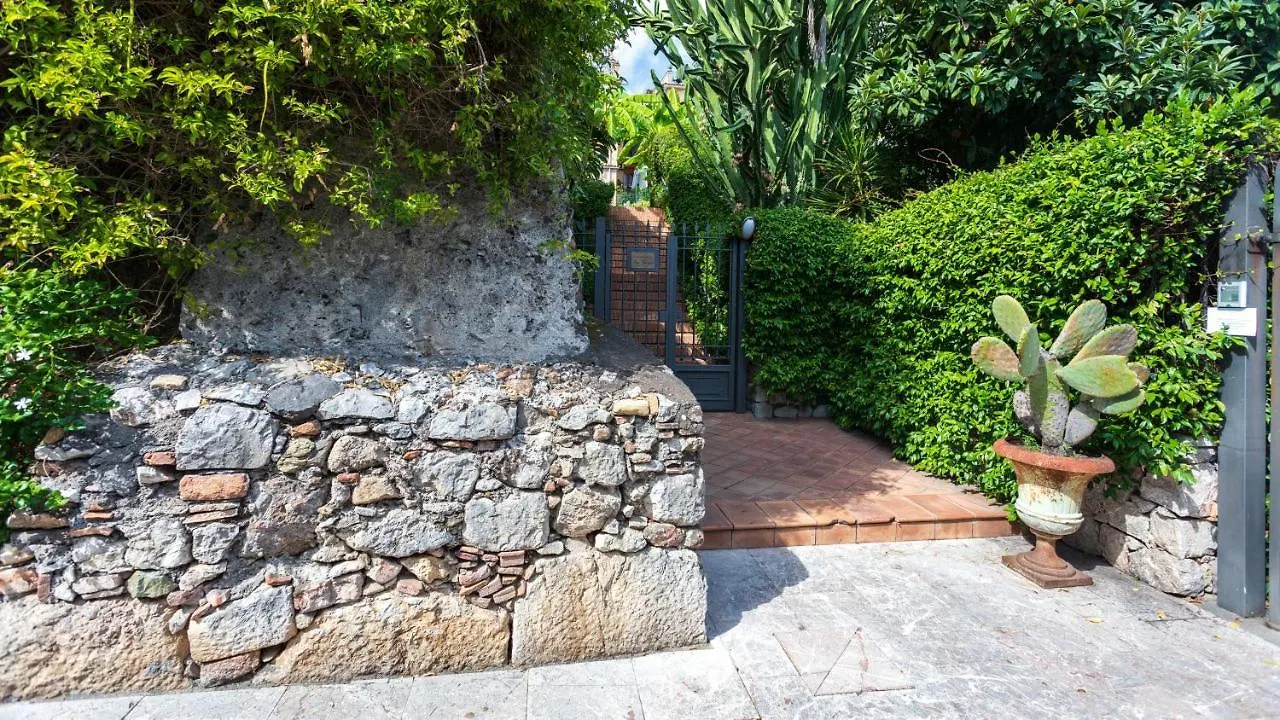 Beautiful Apartment In The Centre Of Taormine Italie