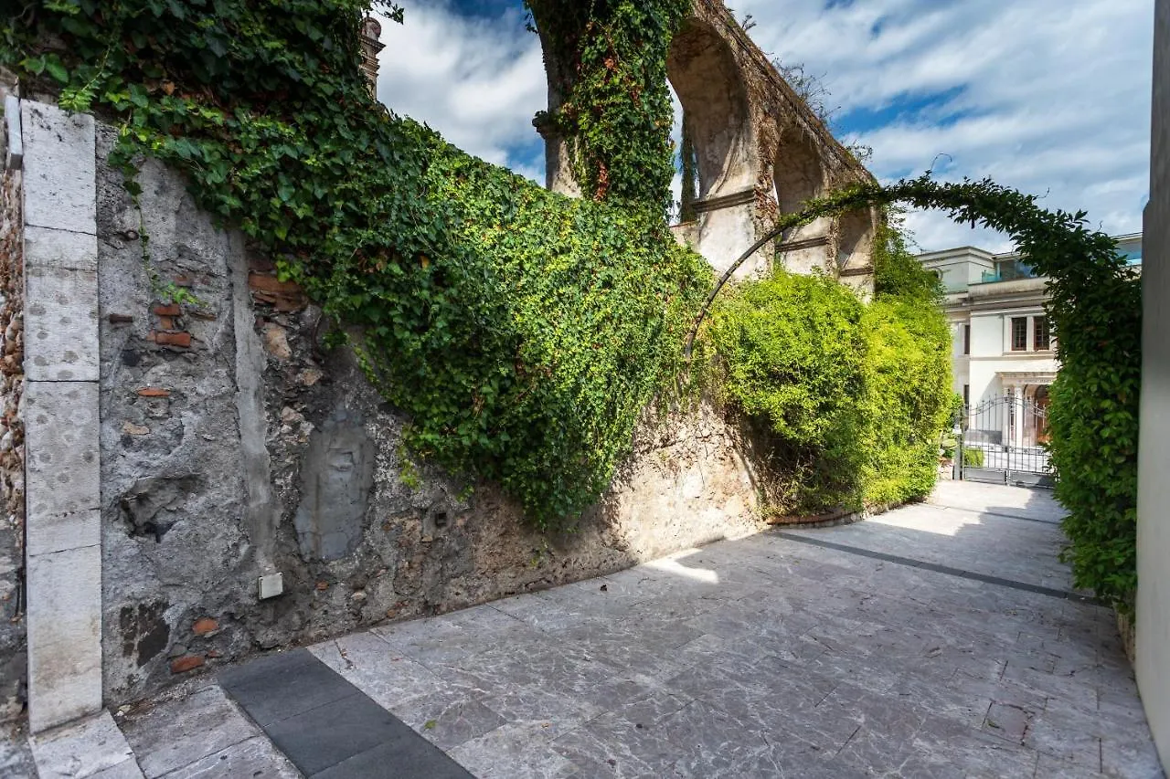 Beautiful Apartment In The Centre Of Taormine Italie